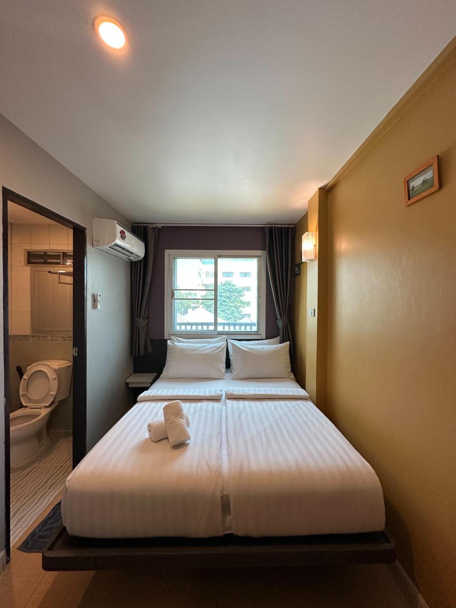 Hotel Bbhouse Phra Athit à Bangkok Extérieur photo