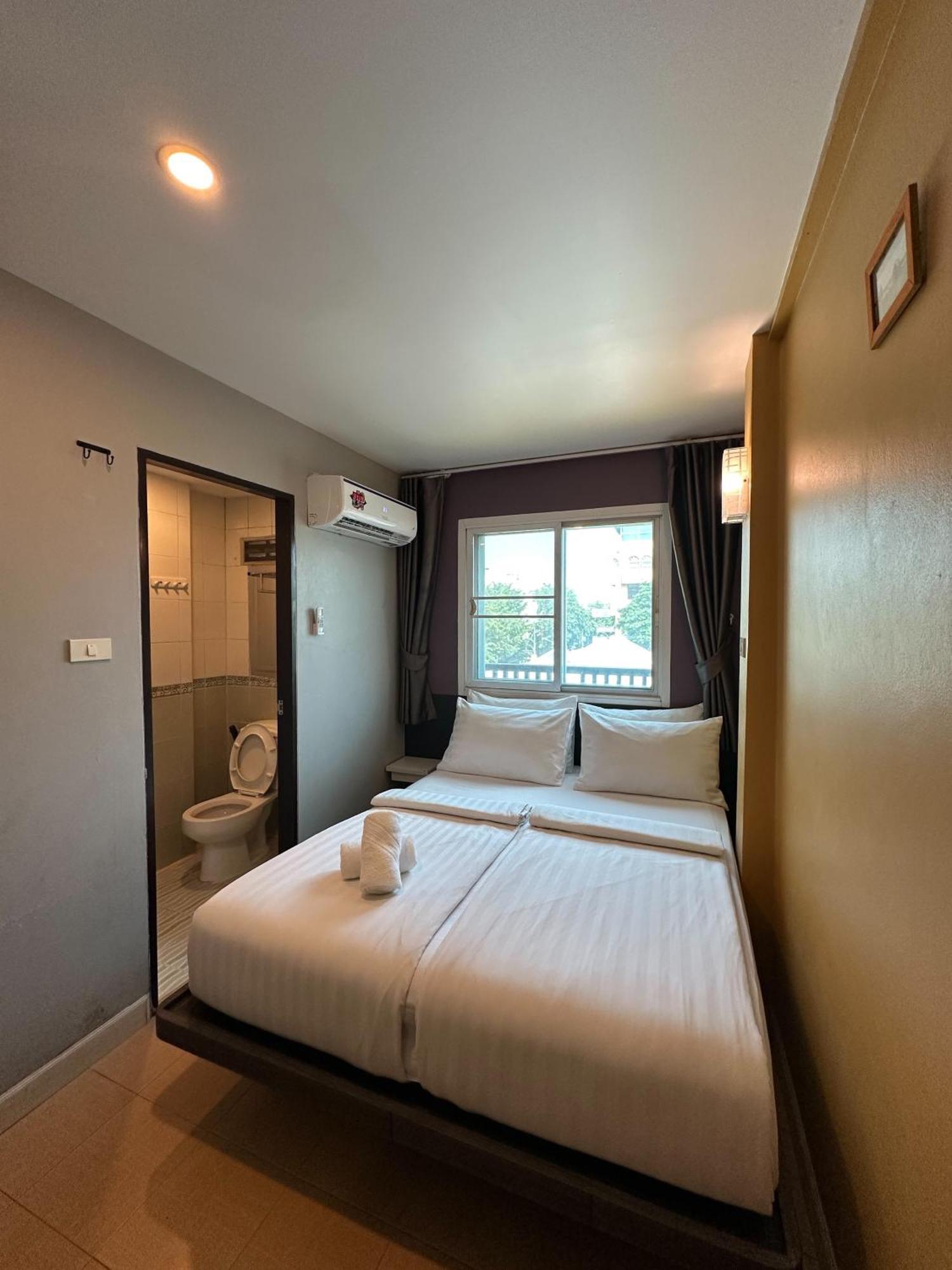 Hotel Bbhouse Phra Athit à Bangkok Extérieur photo