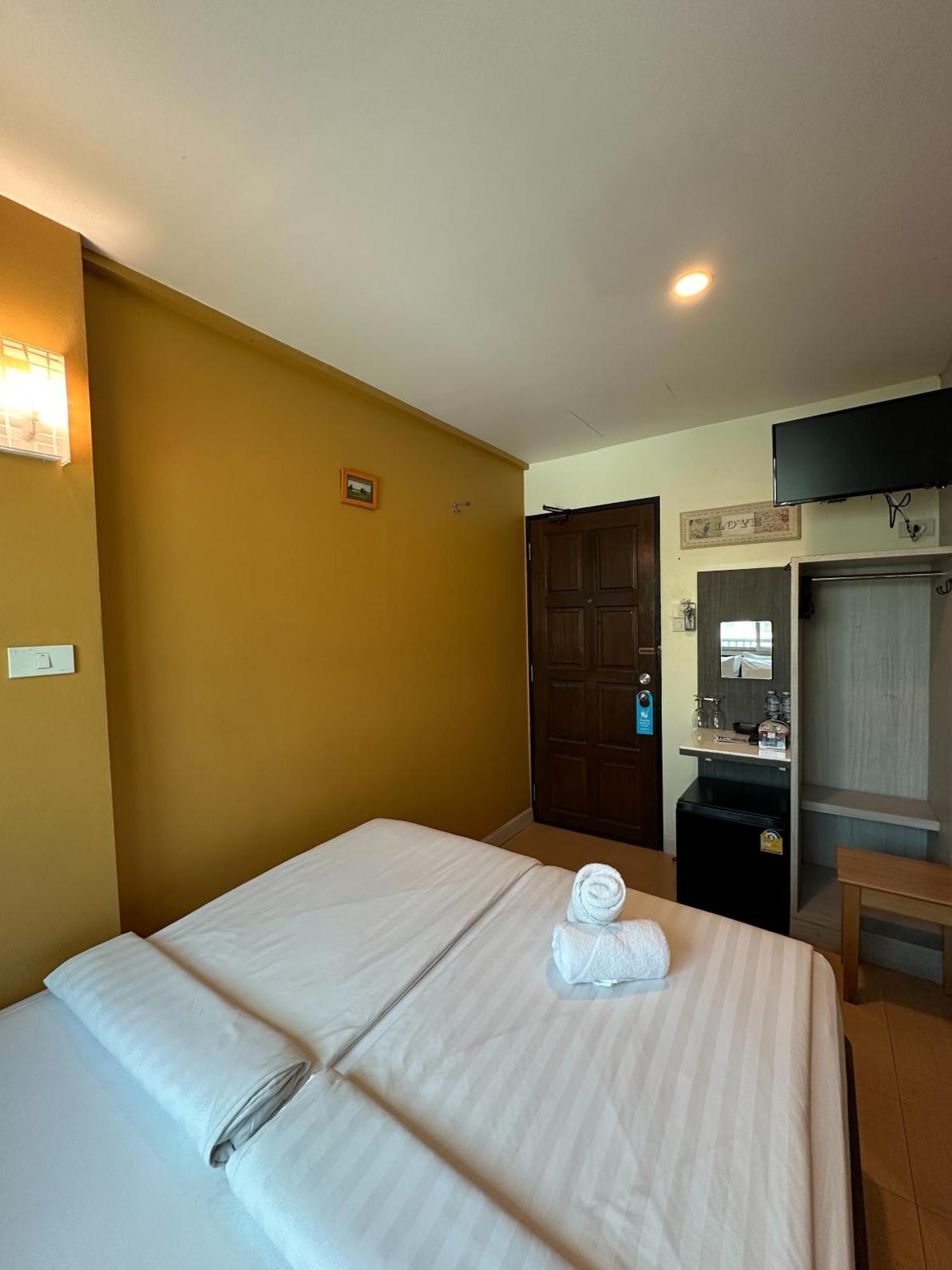 Hotel Bbhouse Phra Athit à Bangkok Extérieur photo